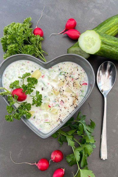 Kalte Radieschen- und Gurkensuppe