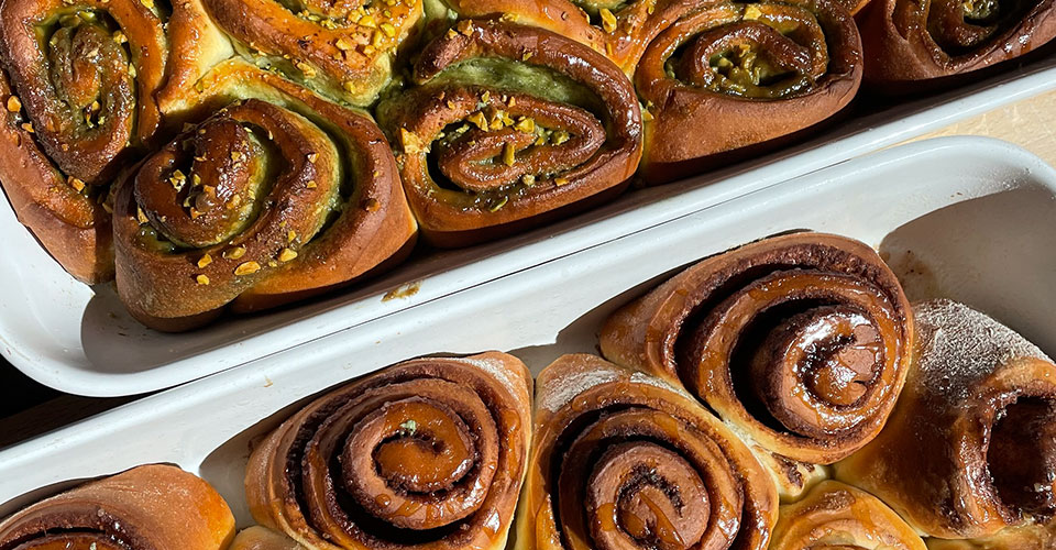 Zimt- und Pistazienschnecken